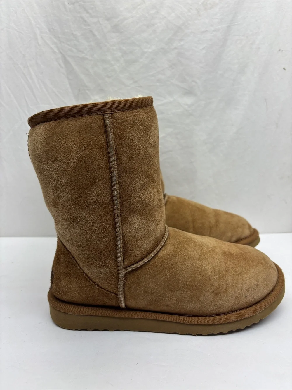 UGG Classic Short Boots, SZ 6 women’s, box 51